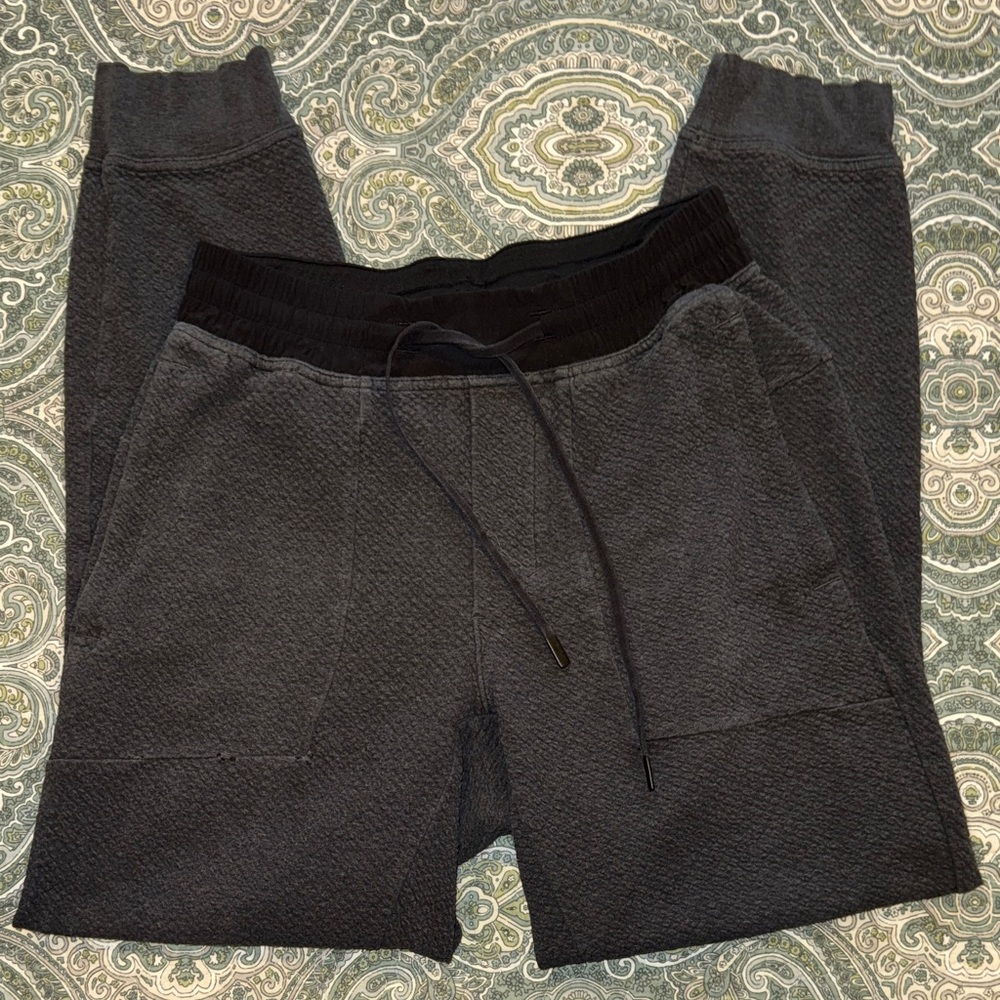 Lululemon Men’s Black Textured Tapered Joggers Size Small Pockets